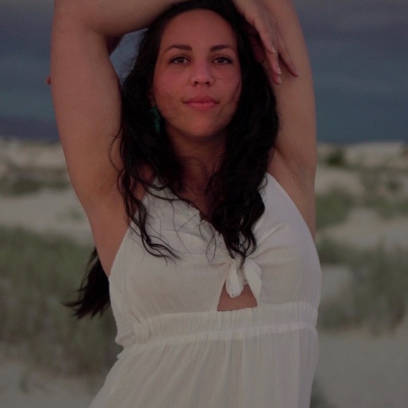 Aloha. Buenos Dias. Ciao. Konnichiwa. Salam. 👋🏽 - Picture 1 of 14